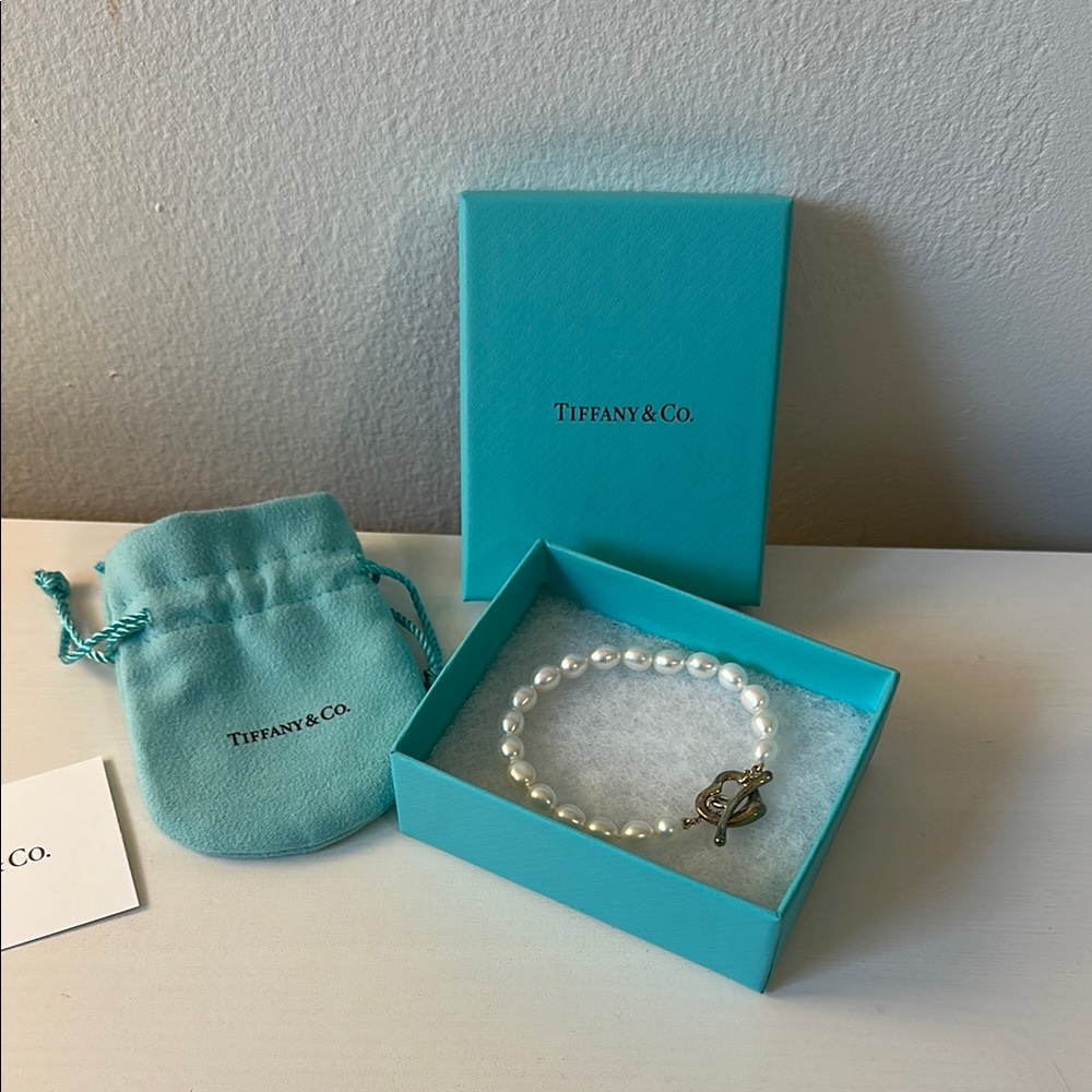 Tiffany & Co. Elsa Peretti Pearl Bracelet with Heart Clasp